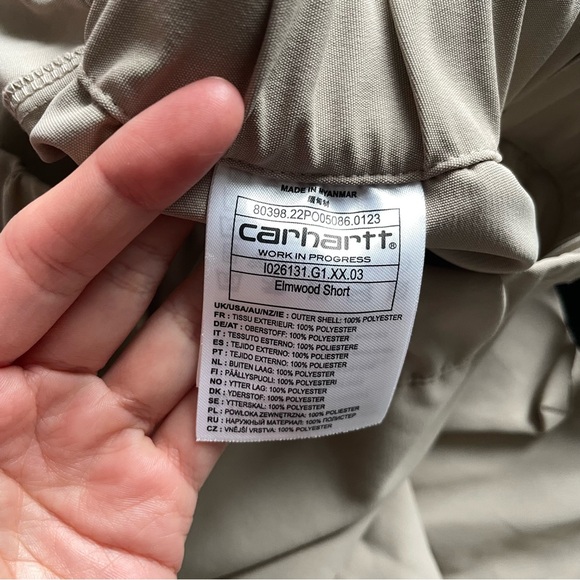 carhartt wip shorts - Picture 4 of 7